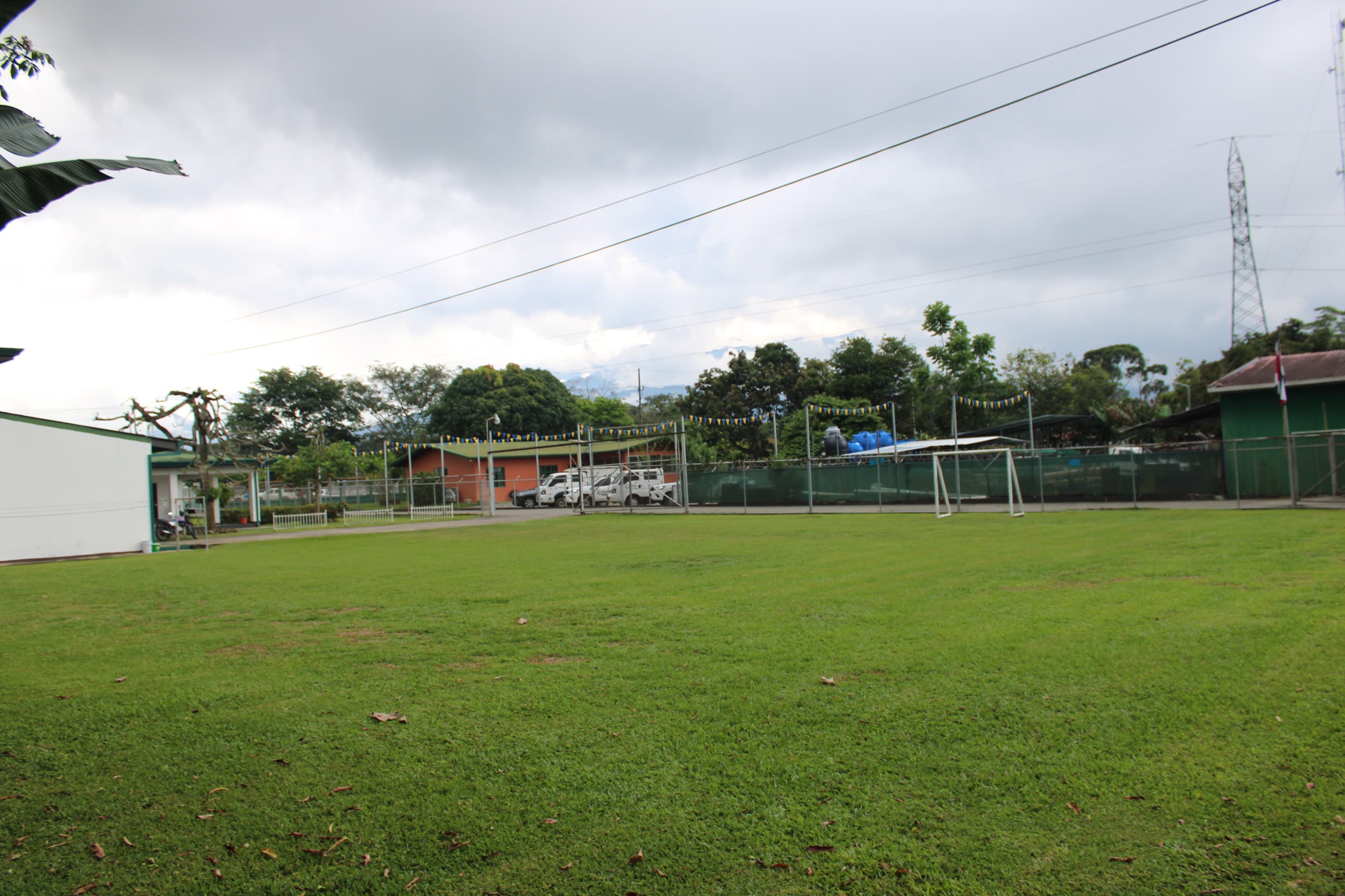Vista de la cancha de fútbol del Centro Don Bosco Pérez Zeledón