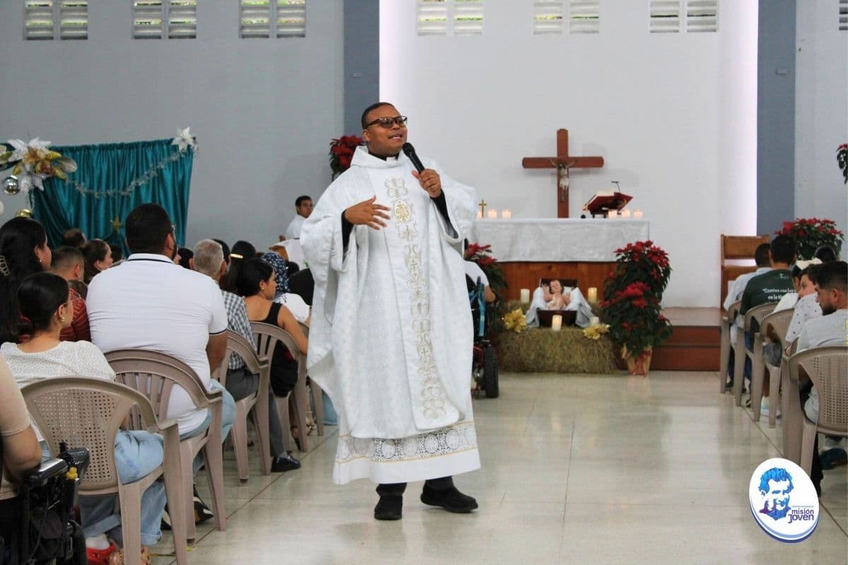 Misa en el Centro Don Bosco