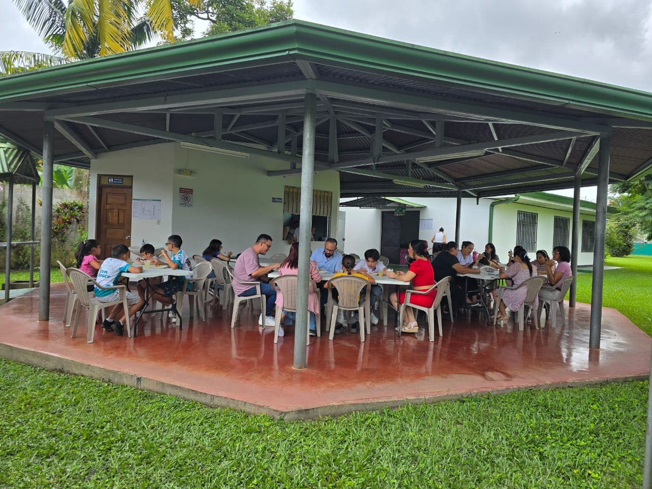 Encuentro comunitario y convivencia en el Centro Don Bosco